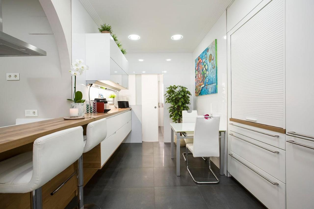 Habitacion En Vivienda Gran Via Билбао Екстериор снимка